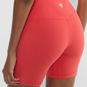 NWT Aritzia GOLDEN BUTTER Cheeky Hi-Rise Cherry Red 7" Shorts 8